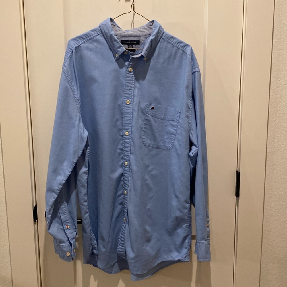 Tommy Hilfiger Men’s Button Down Shirt. XL. Classic Fit. Blue.